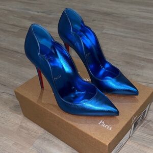 Christian Louboutin: Worn Once -  Hot Chick 100 Metallic Blue Heels Size 39.5